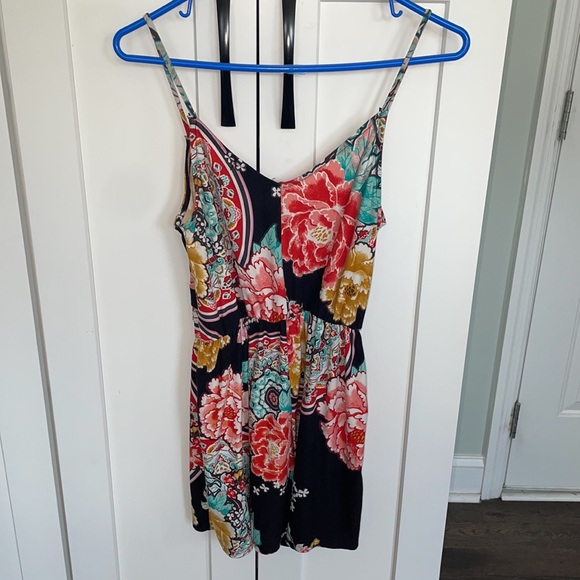 Romper - Picture 2 of 3